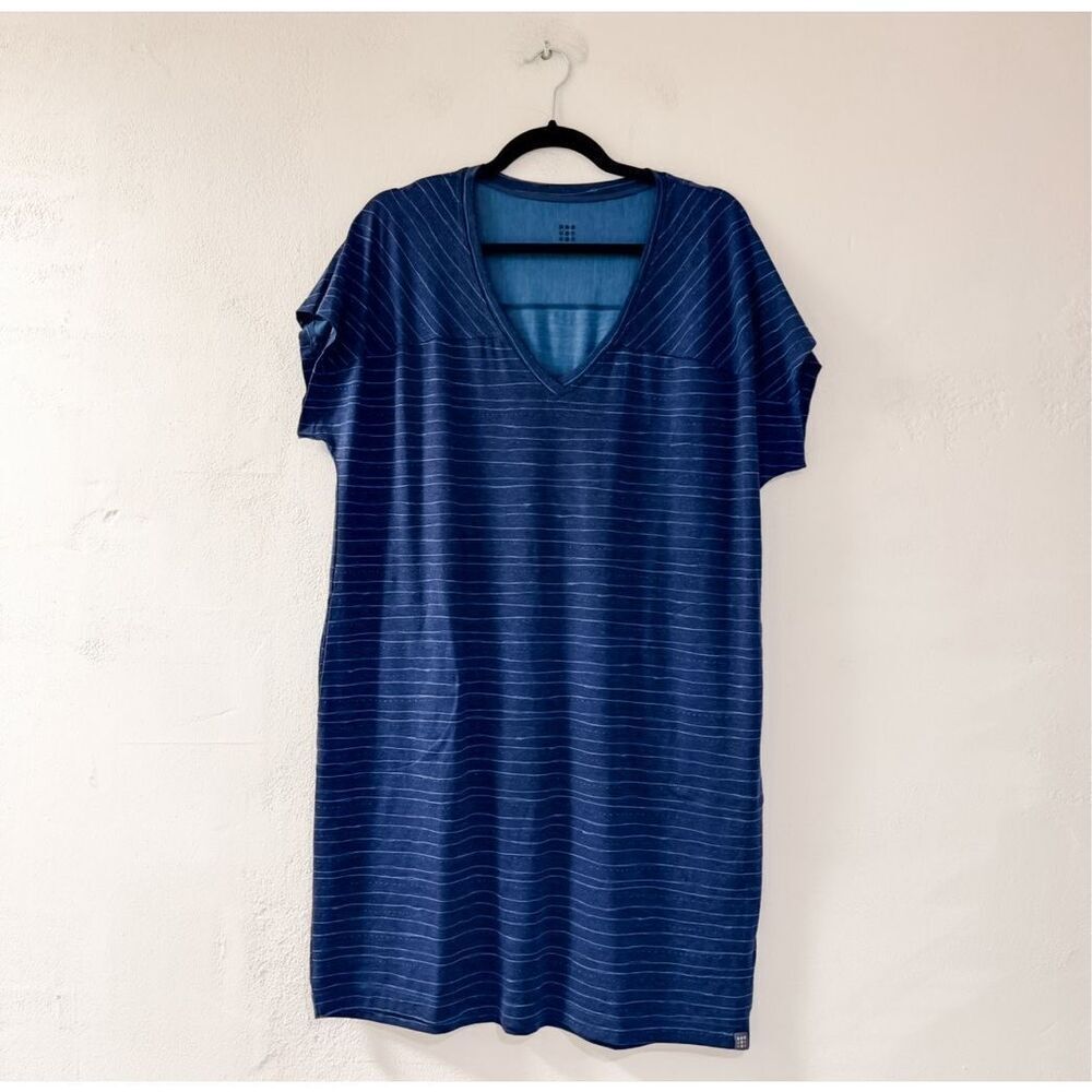 Title Nine Hiolani V Neck Shirt Dress in Blue Stripe Large